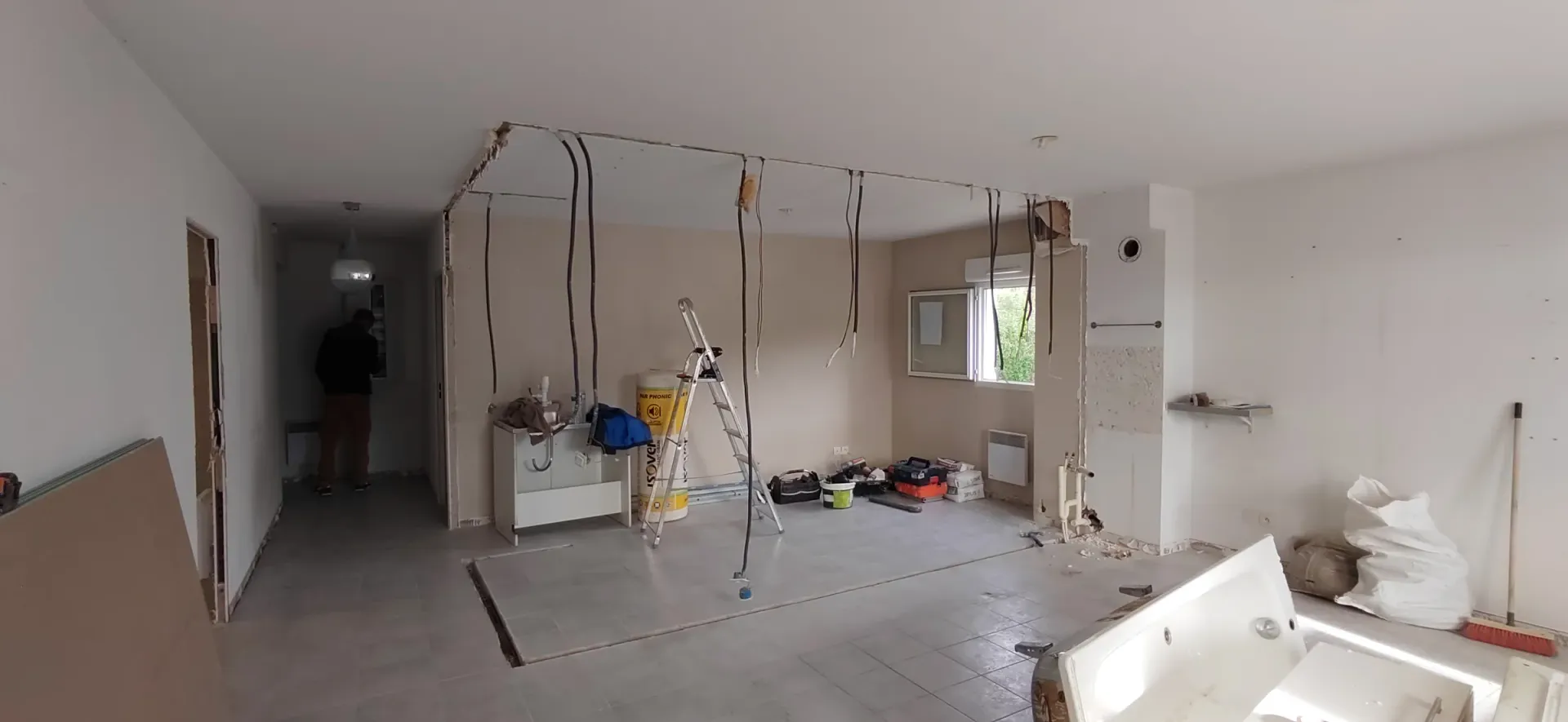 depose de la cuisine et demolition des cloisons